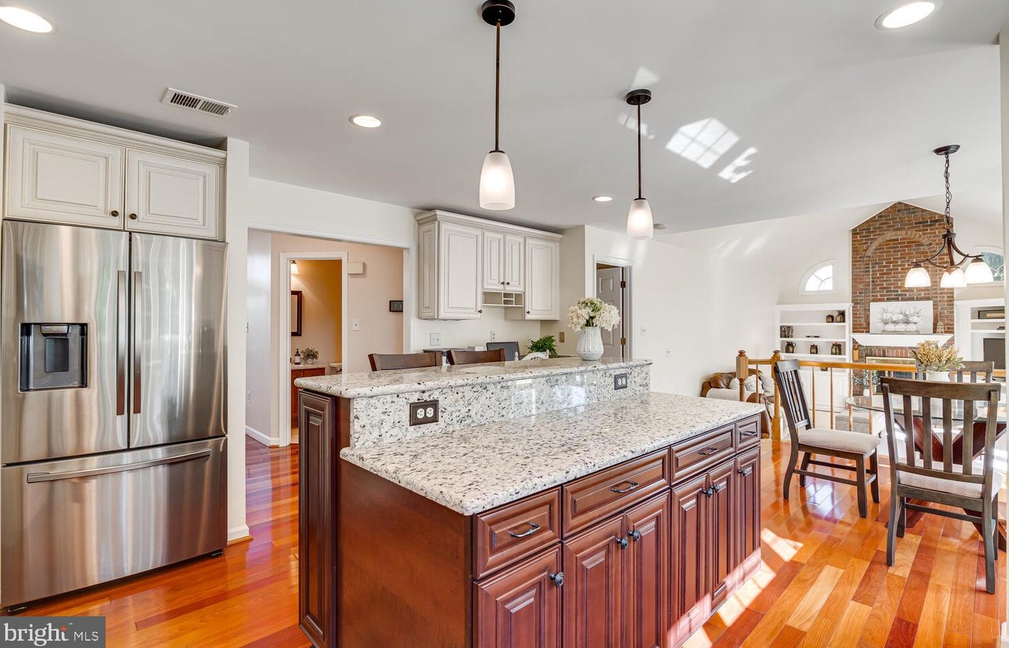 8627 Hollowbrook Way, Manassas VA  20110-7010 exterior