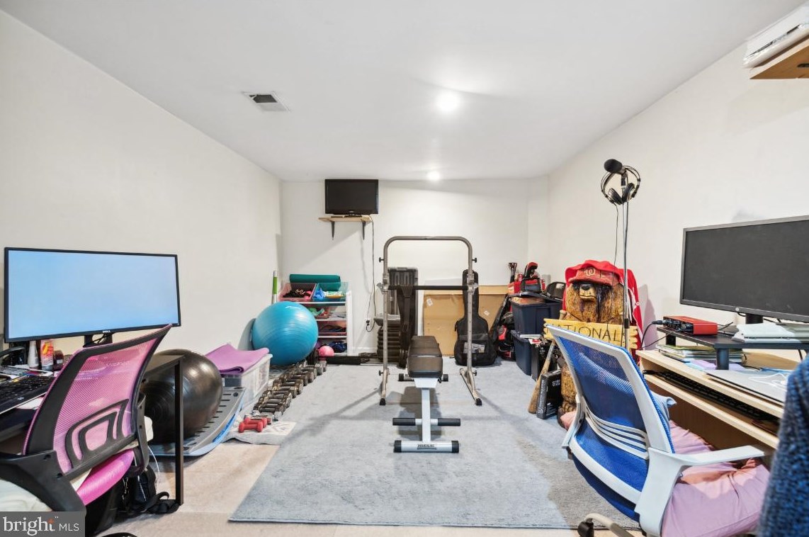 10123 Wimbledon Ct, Manassas VA 20110-2186 exterior