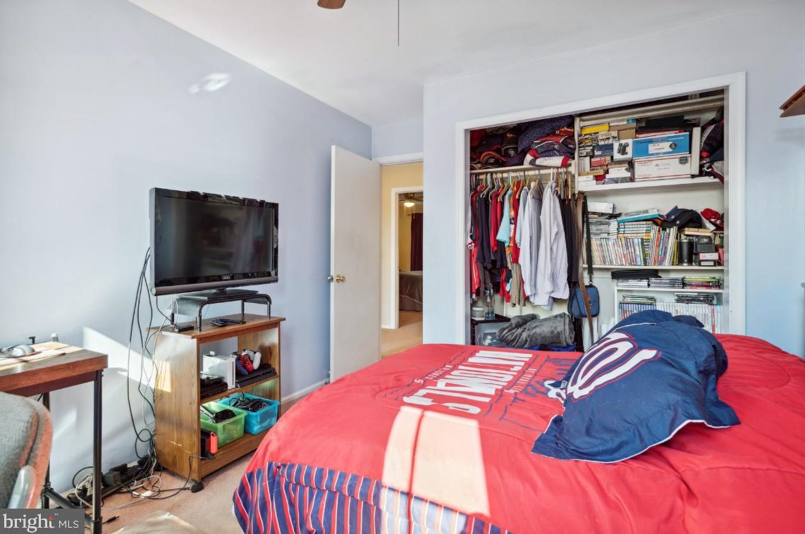 10123 Wimbledon Ct, Manassas VA 20110-2186 exterior