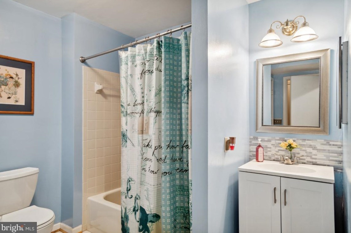 10123 Wimbledon Ct, Manassas VA 20110-2186 exterior