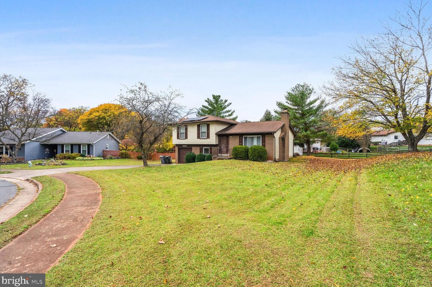 8966 Merit Ct, Manassas, VA 20110