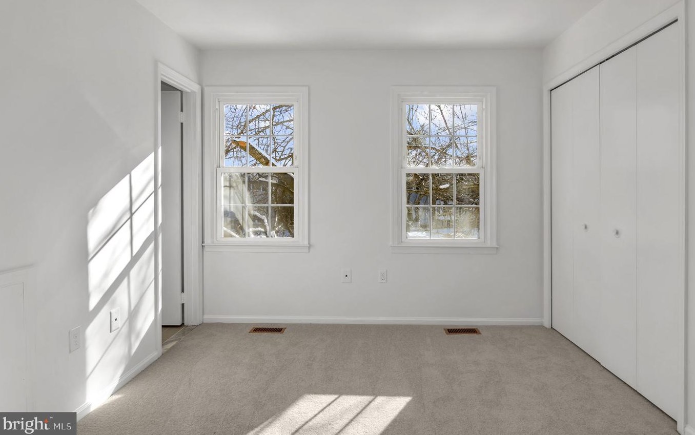 9007 Miles Pl, Manassas VA 20110-4210 exterior