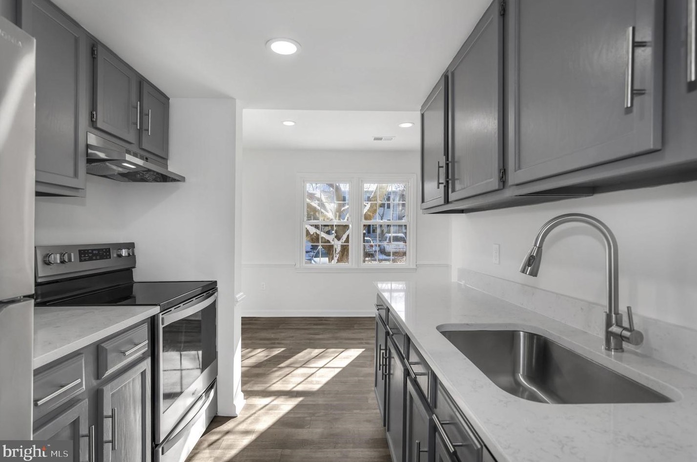 9007 Miles Pl, Manassas VA 20110-4210 exterior