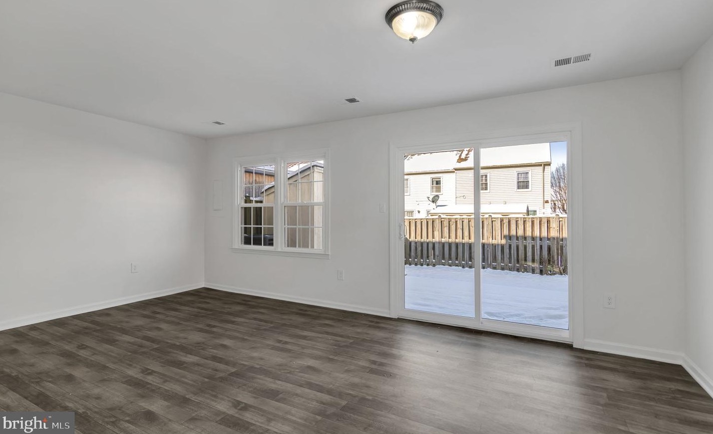 9007 Miles Pl, Manassas VA 20110-4210 exterior