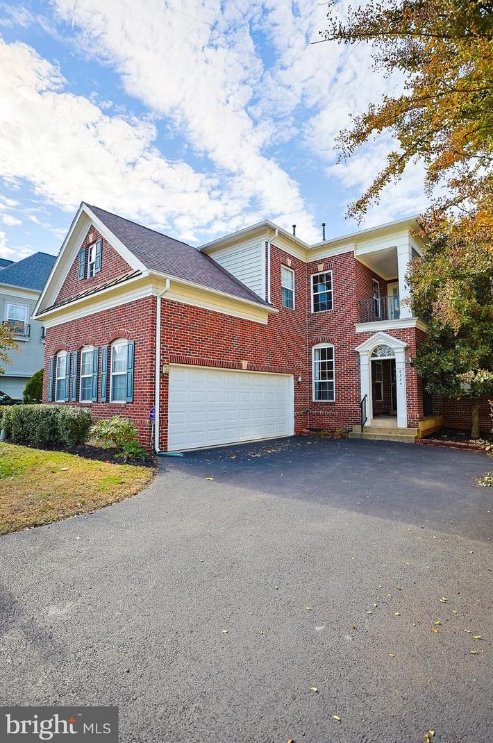 8385 Gaither St, Manassas, VA 20110