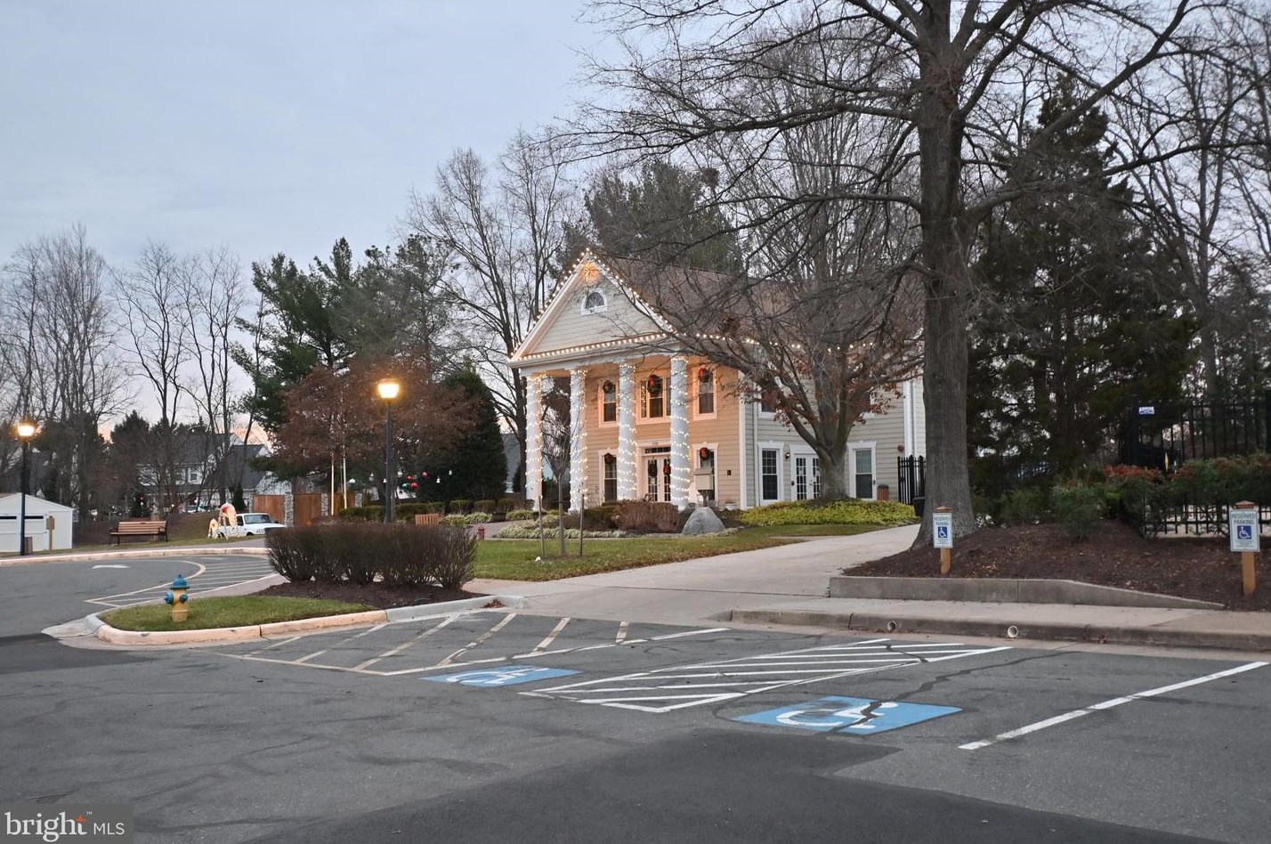 9478 Teaberry Ct, Manassas VA  20110-5673 exterior