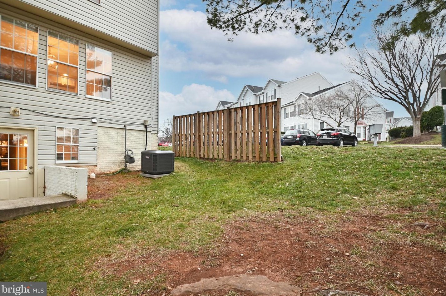 9478 Teaberry Ct, Manassas VA  20110-5673 exterior
