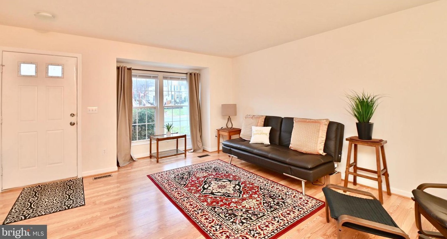 9478 Teaberry Ct, Manassas VA  20110-5673 exterior