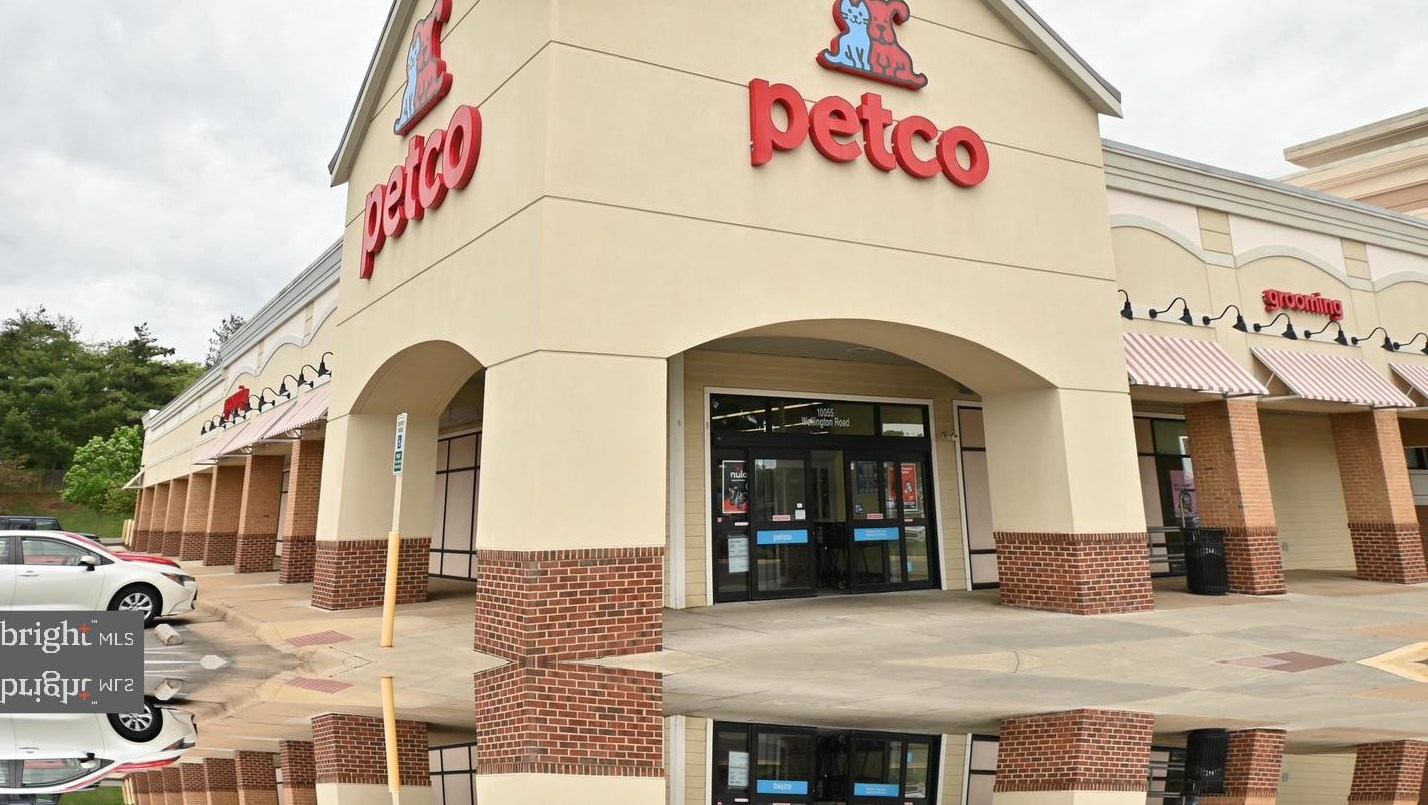 9478 Teaberry Ct, Manassas VA  20110-5673 exterior