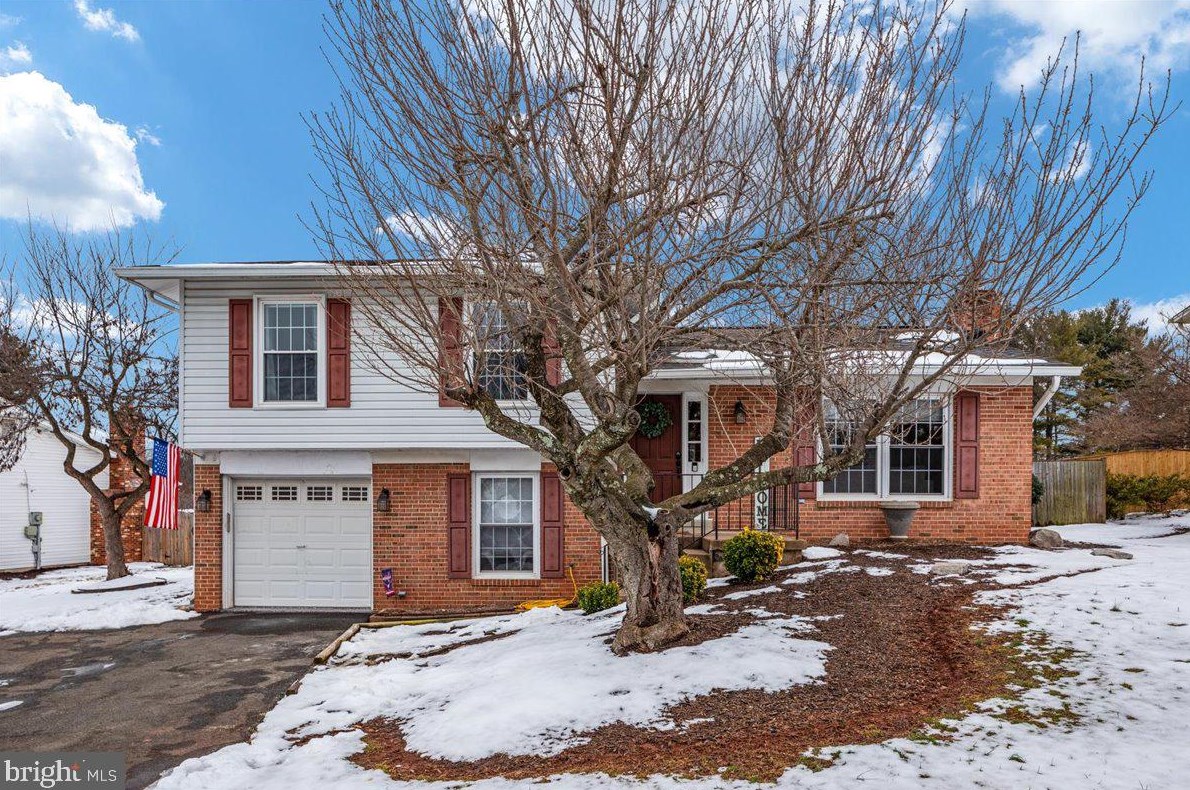 9963 Mallow St, Manassas, VA 20110-4218