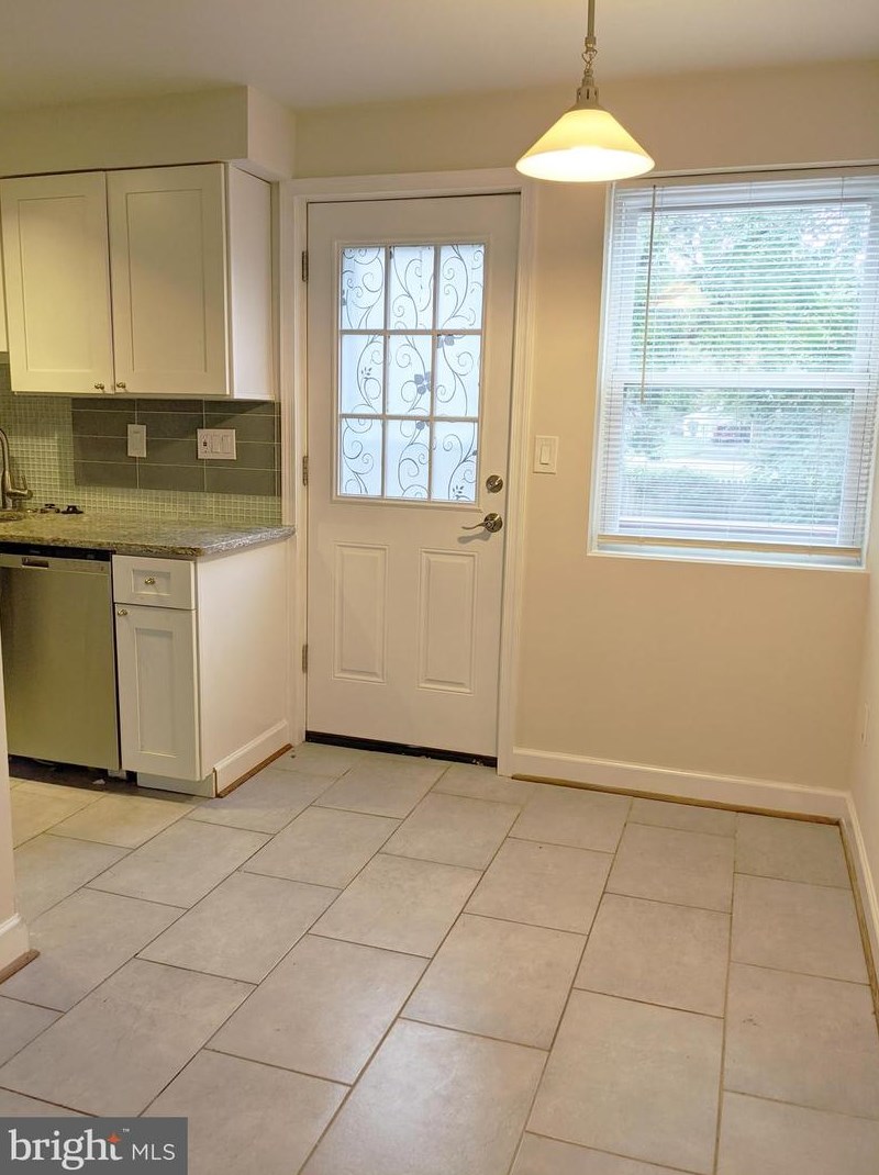 9029 Merrimack Dr, Manassas, VA 20110