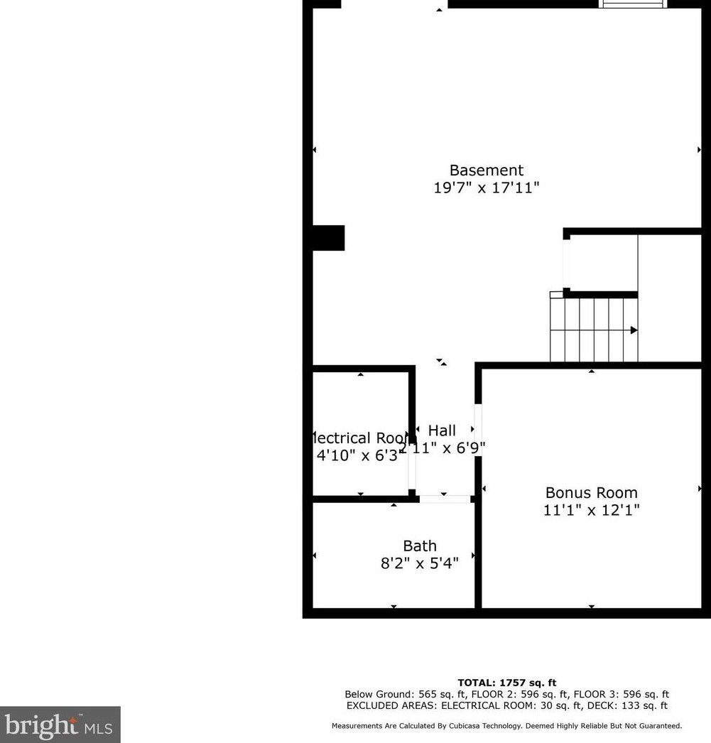 8675 Point Of Woods Dr, Manassas VA  20110-6333 exterior