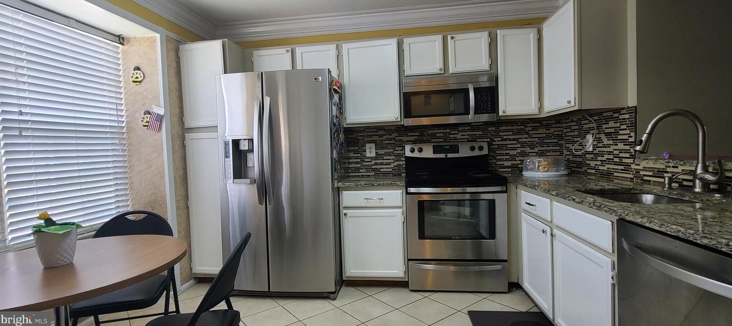 8772 Deblanc Pl, Manassas VA  20110-7068 exterior