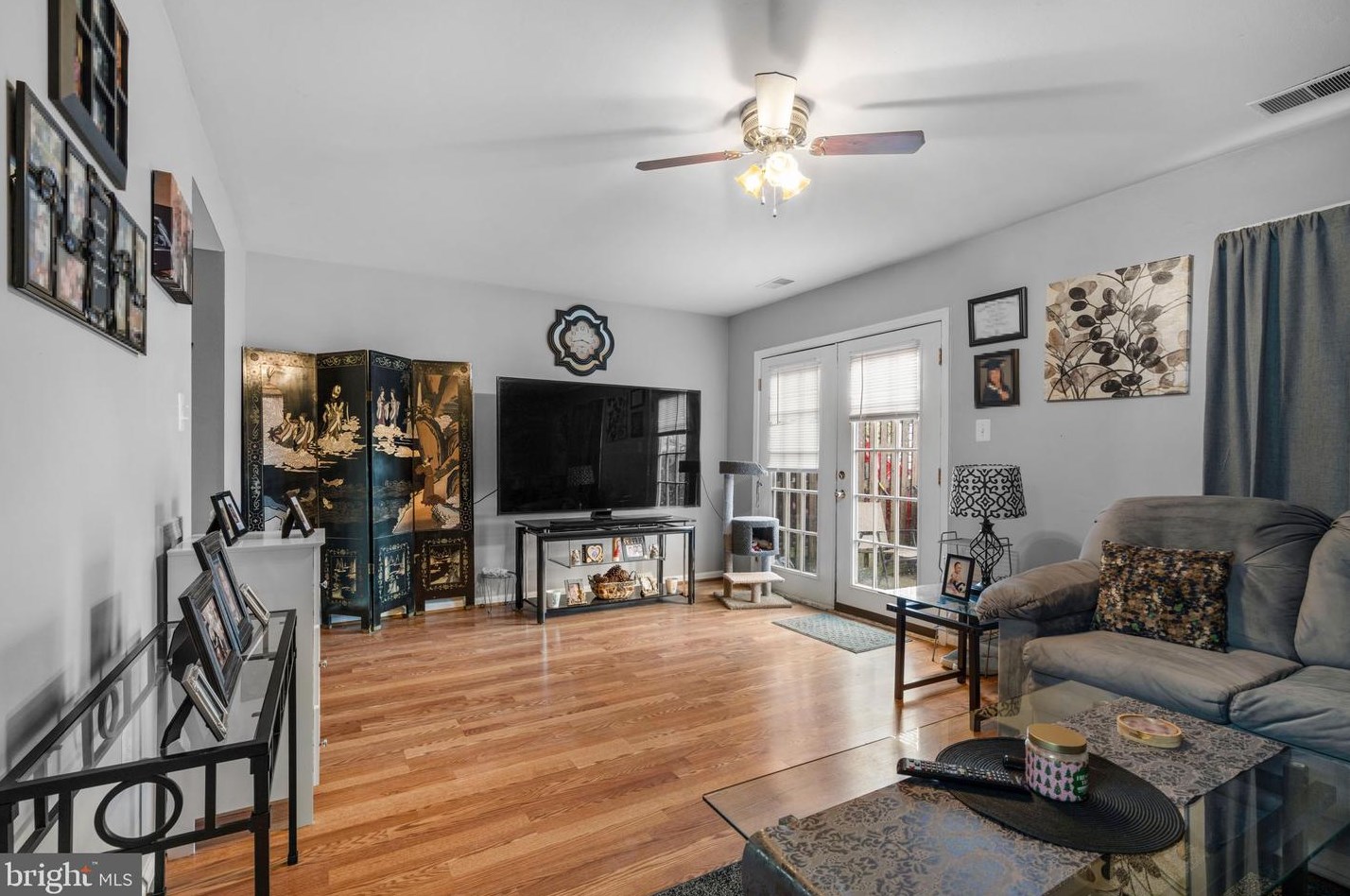 9051 Mcrae Ct, Manassas VA  20110-4292 exterior