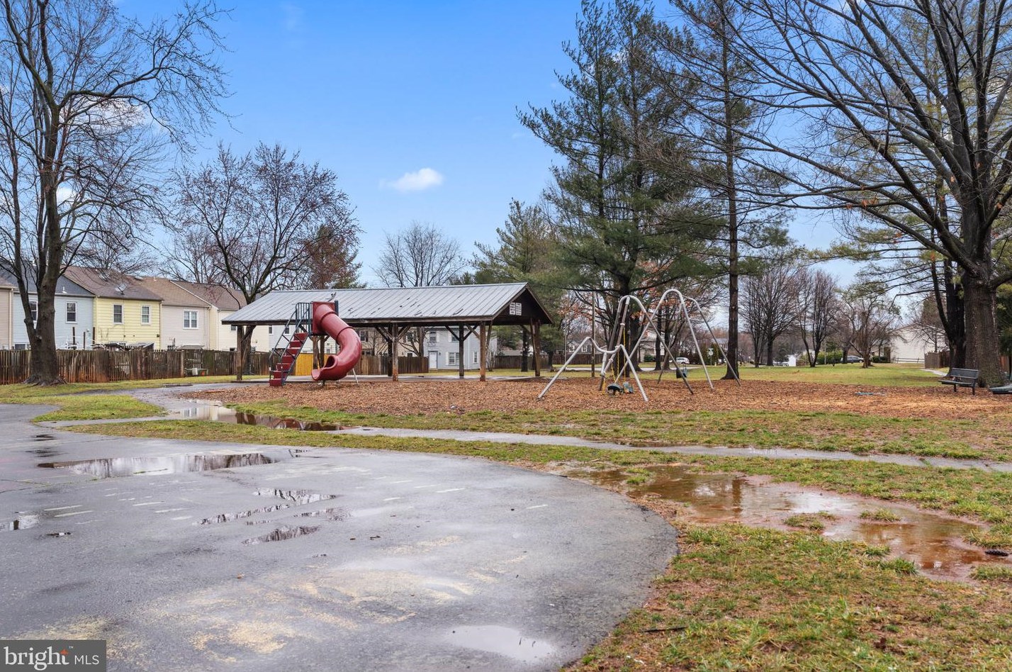 9051 Mcrae Ct, Manassas VA  20110-4292 exterior