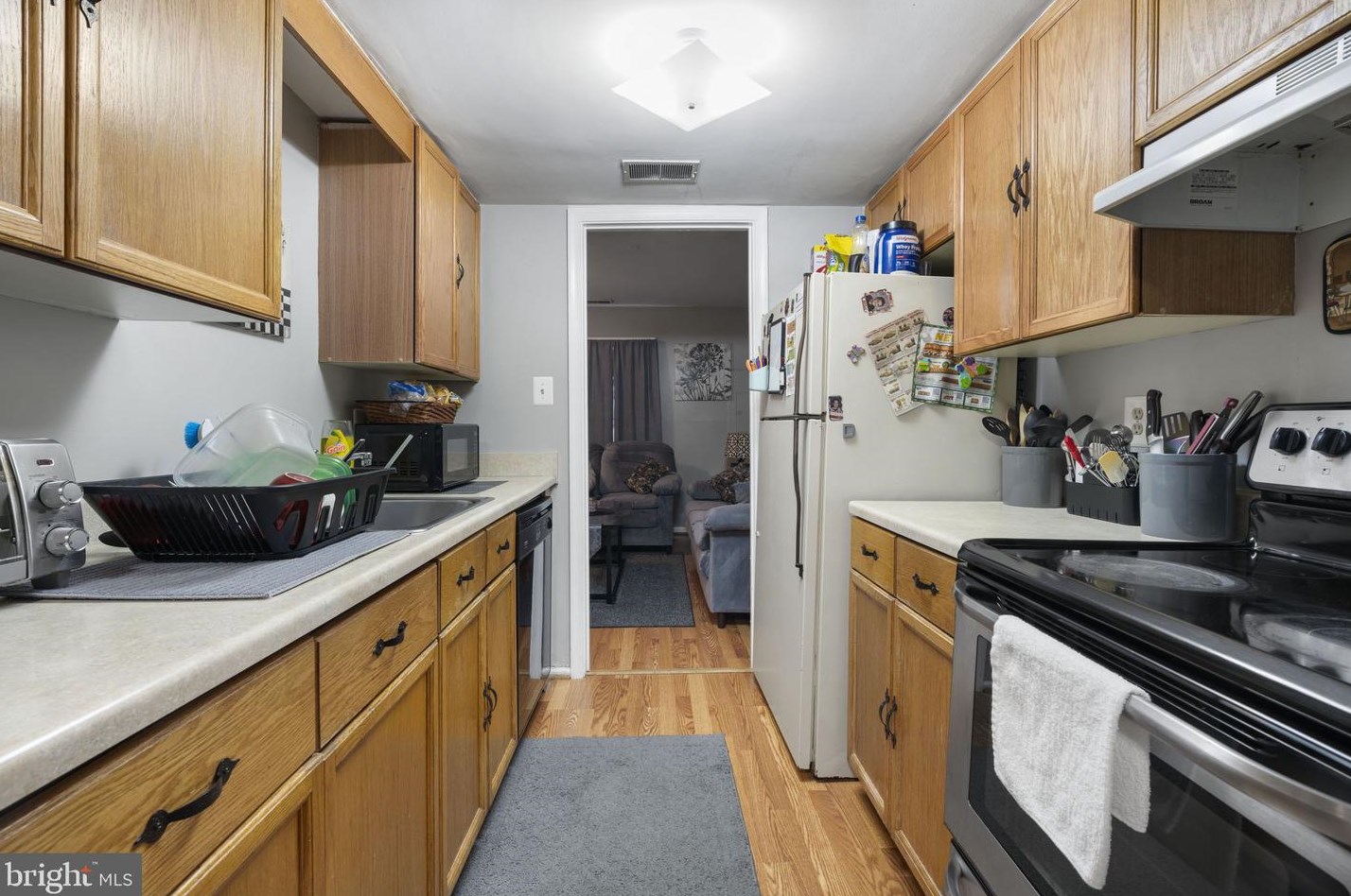 9051 Mcrae Ct, Manassas VA  20110-4292 exterior