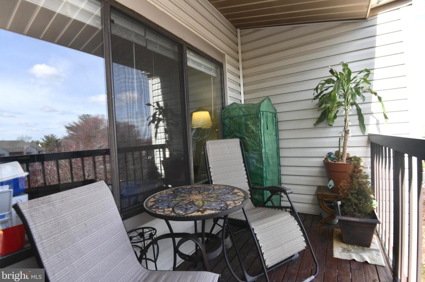 9559 Coggs Bill Dr, Manassas VA  20110-7047 exterior