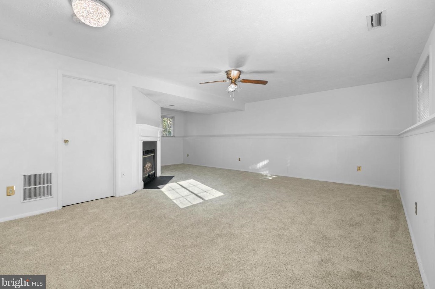 10242 Farmington Ct, Manassas VA  20110-6145 exterior