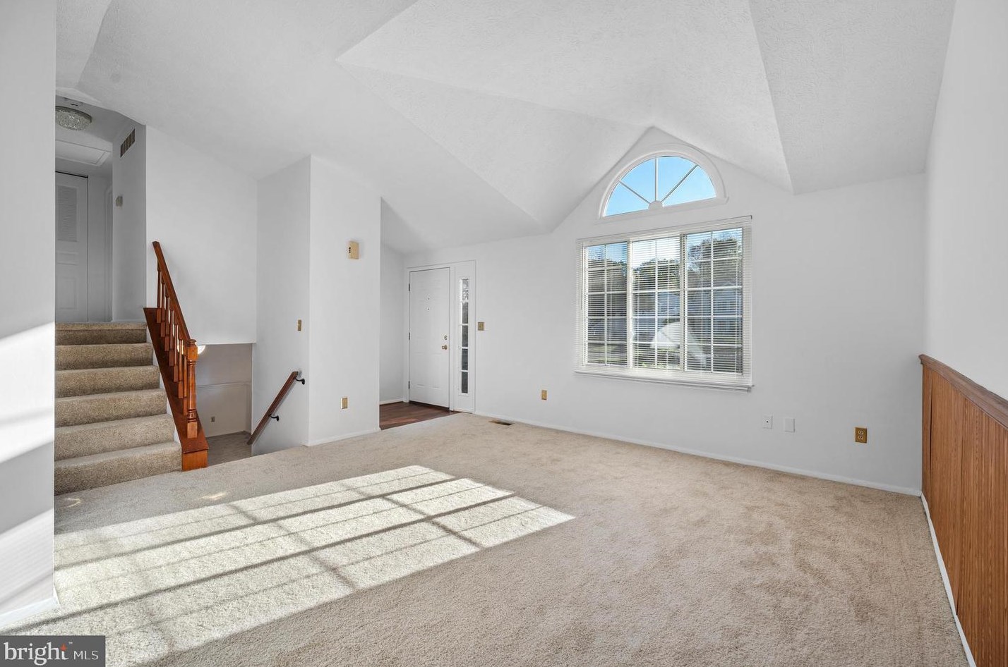 10242 Farmington Ct, Manassas VA  20110-6145 exterior
