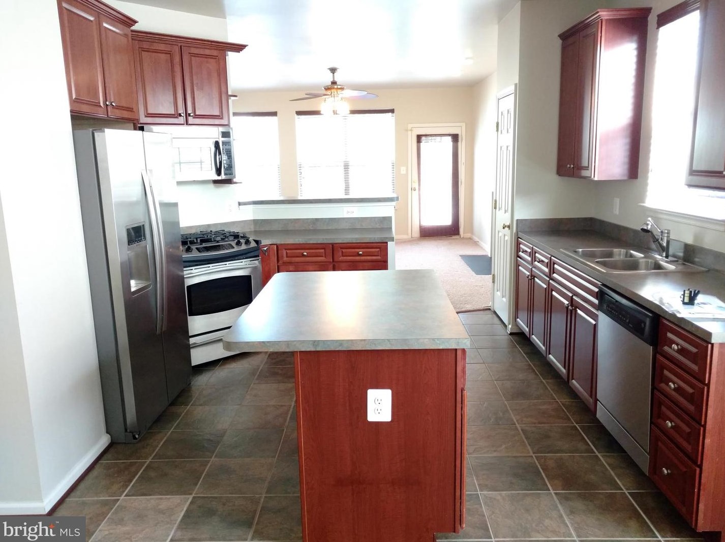 8378 Tillett Loop, Manassas, VA 20110