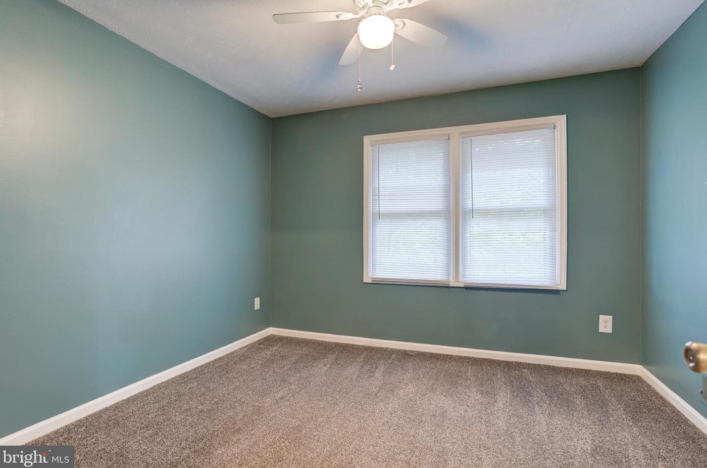 10243 Battlefield Dr, Manassas VA  20110-6051 exterior
