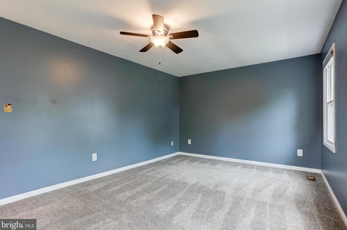 10243 Battlefield Dr, Manassas VA  20110-6051 exterior
