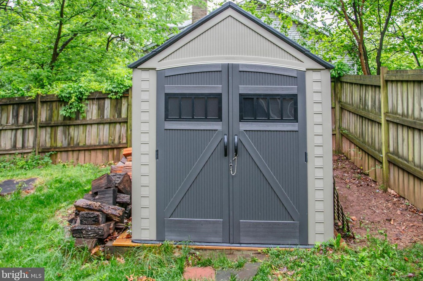 10243 Battlefield Dr, Manassas VA  20110-6051 exterior