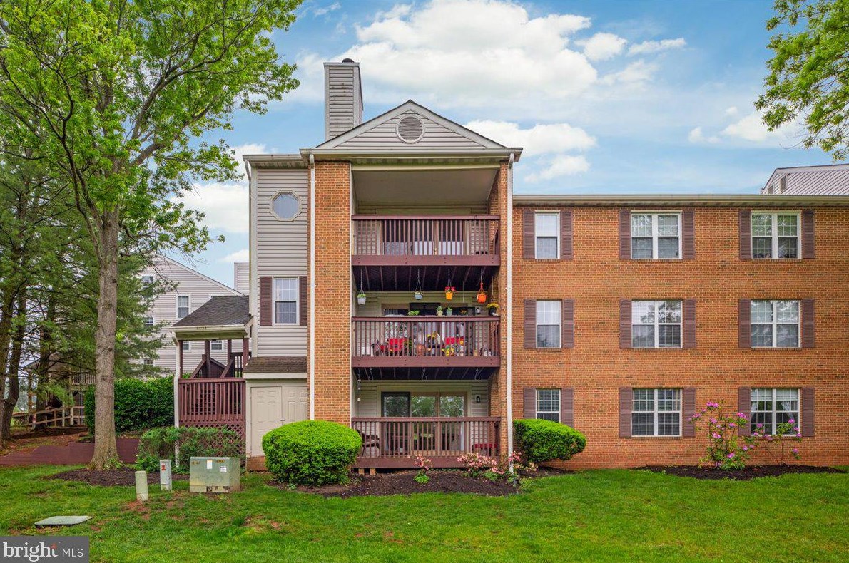 9904 Grapewood Ct, Manassas, VA 20110-3838