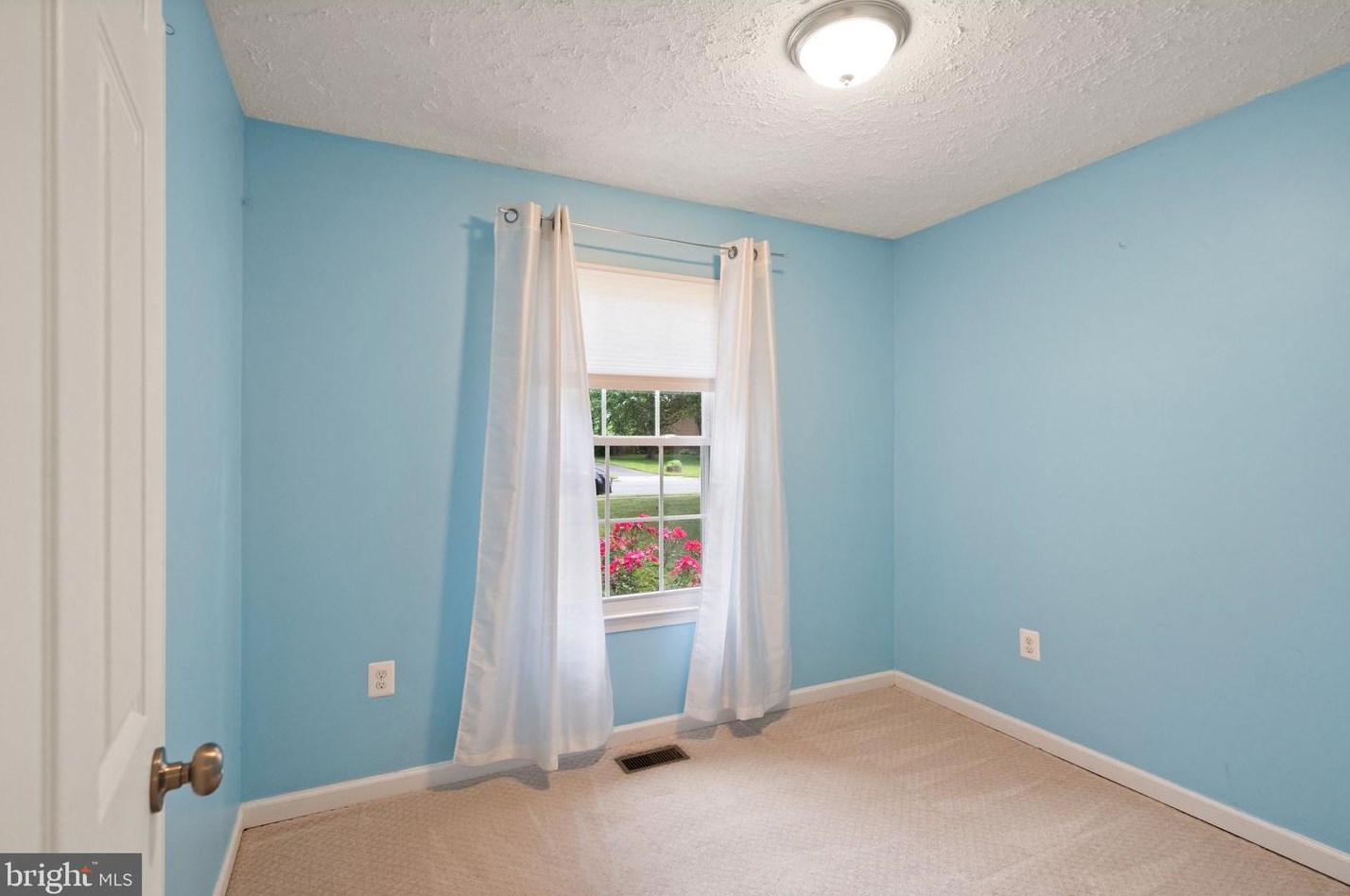 9197 Winterset Dr, Manassas VA 20110 exterior