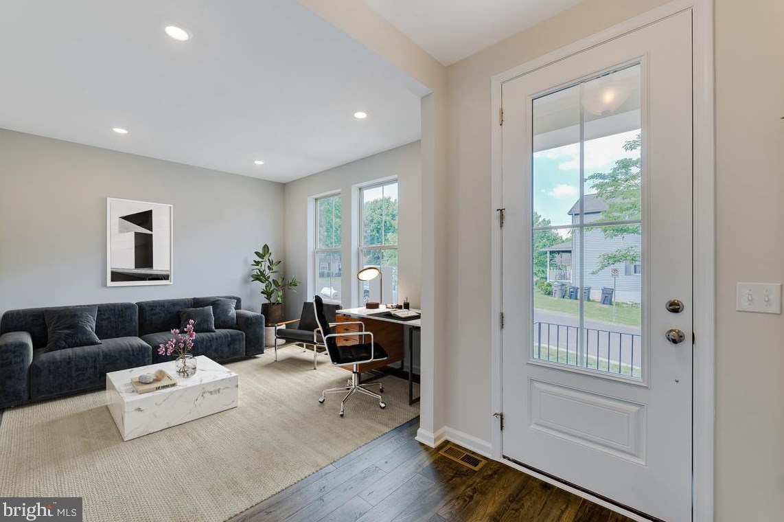 9621 Jefferson St, Manassas, VA 20110