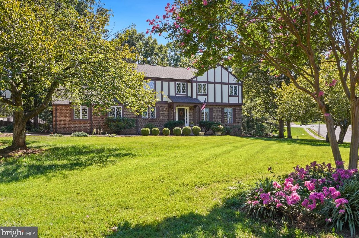 9613 Park St, Manassas, VA 20110-4313
