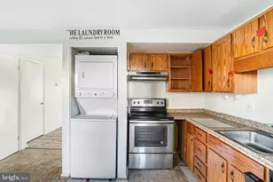 8329 Georgian Ct, Manassas, VA 20110 - Photo 12