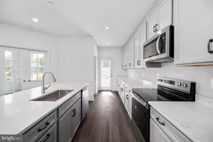 10118 Queens Wy, Manassas, VA 20110 - Photo 18