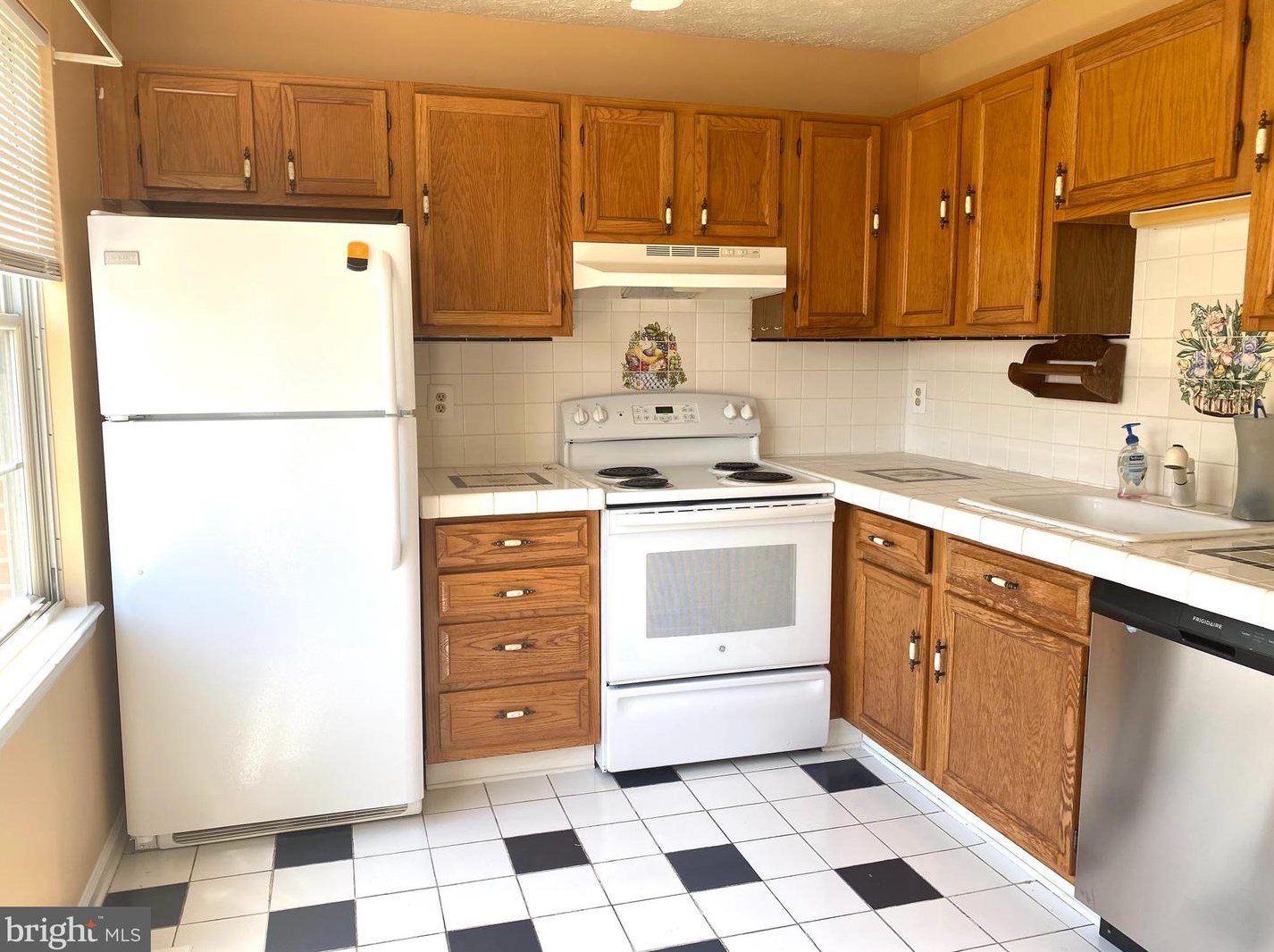 8502 Sandstone Way, Manassas, VA 20111-2390