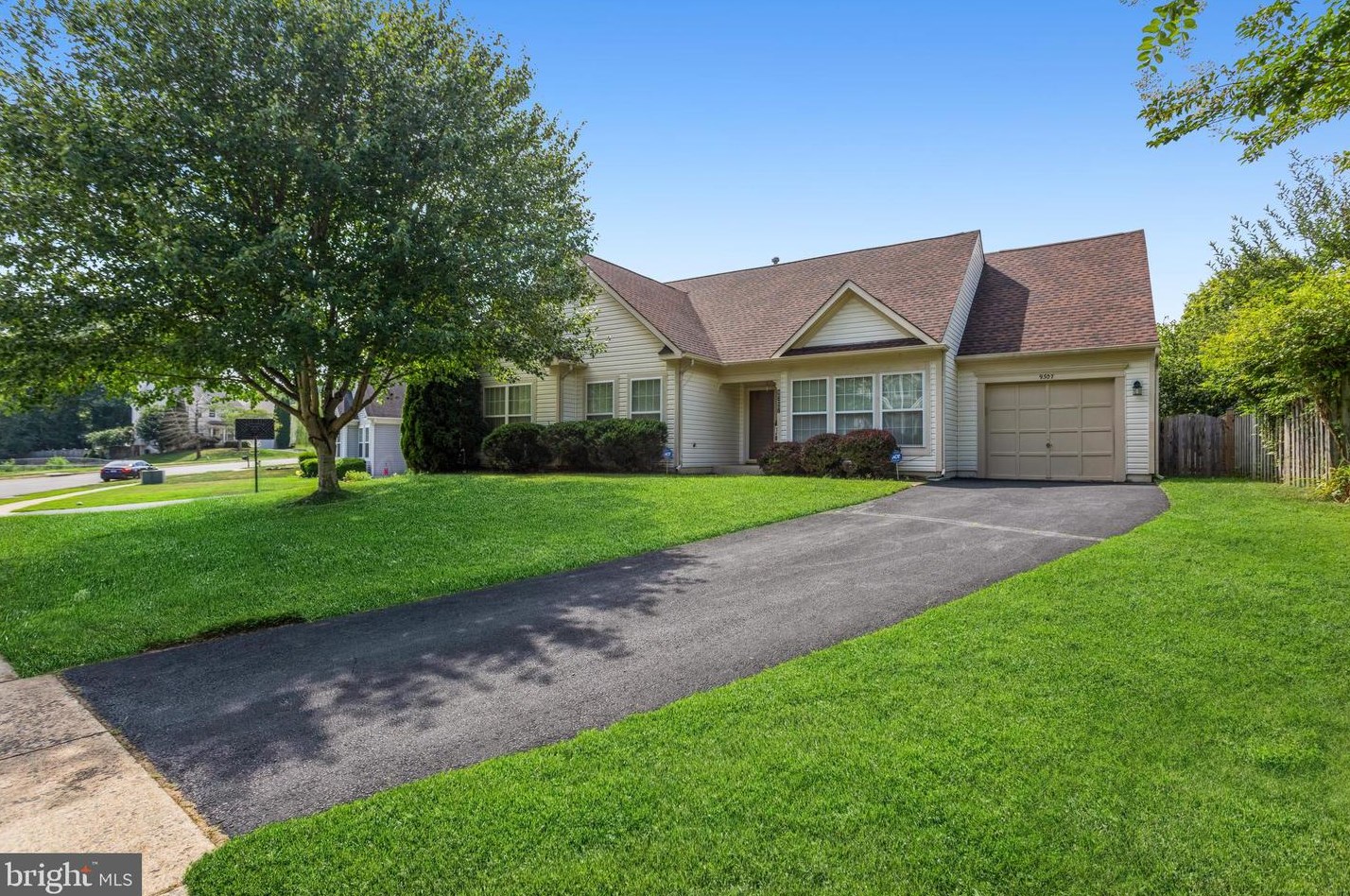 9307 Paul Dr, Manassas, VA 20111-8213