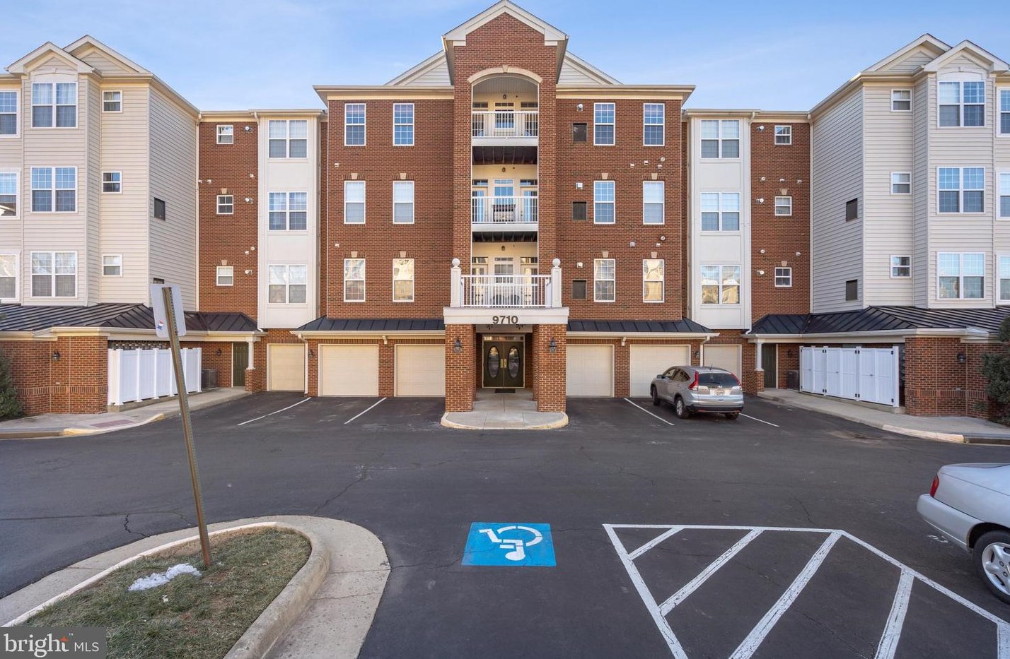 9710 Handerson Pl, Manassas, VA 20111-7036