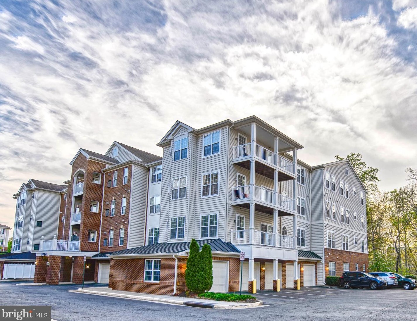 9720 Holmes Pl, Manassas, VA 20111-7021