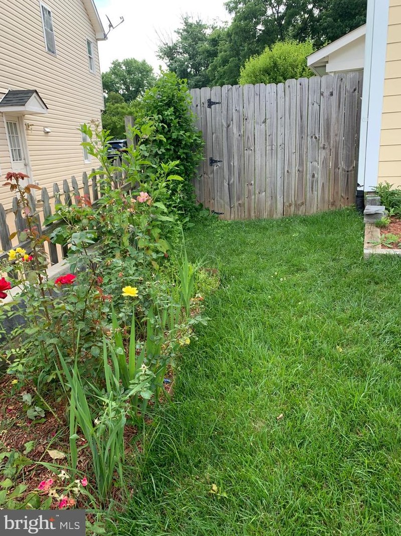 104 Evans St, Manassas, VA 20111-2352