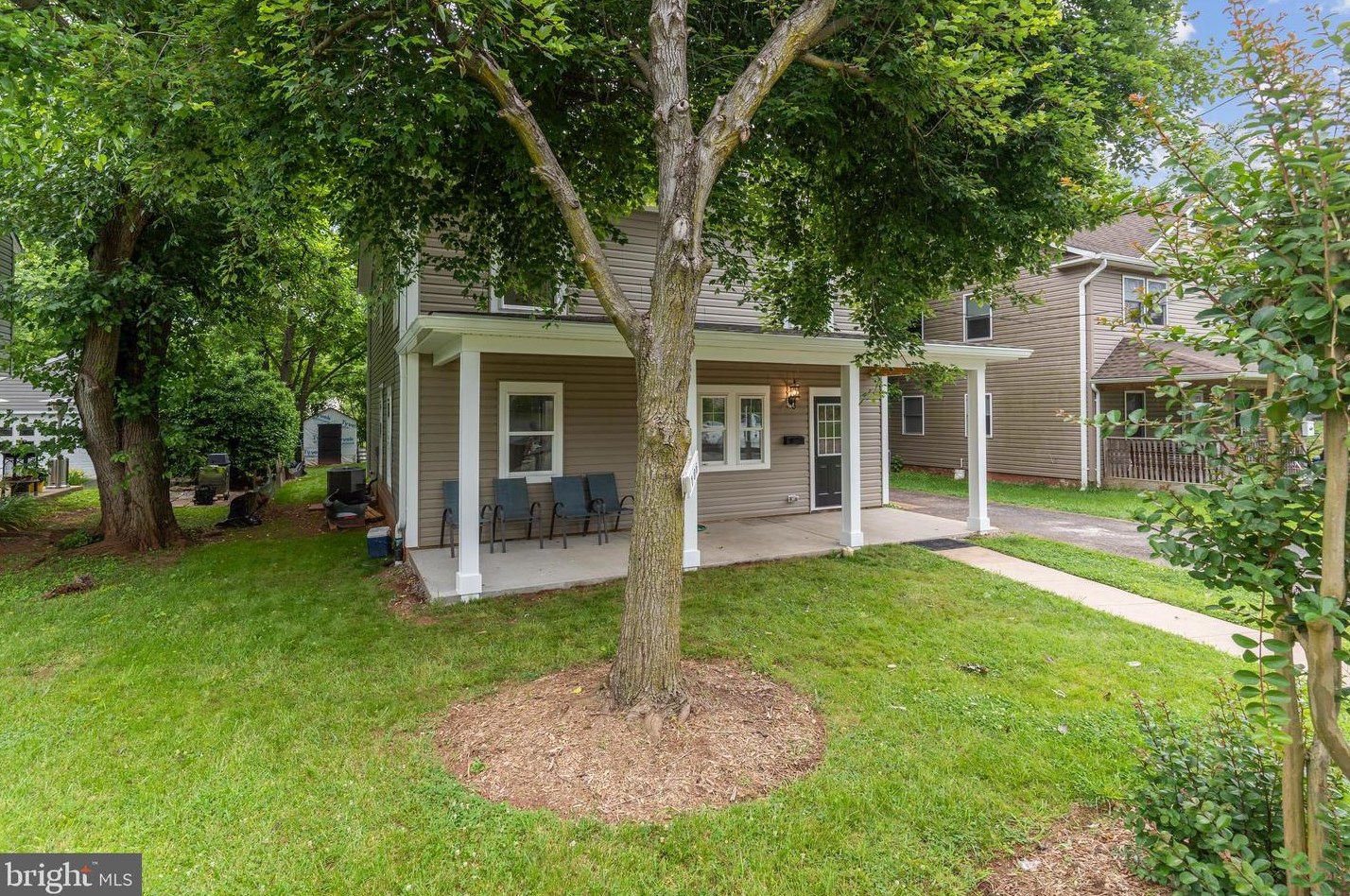 106 Mace St, Manassas, VA 20111-2037