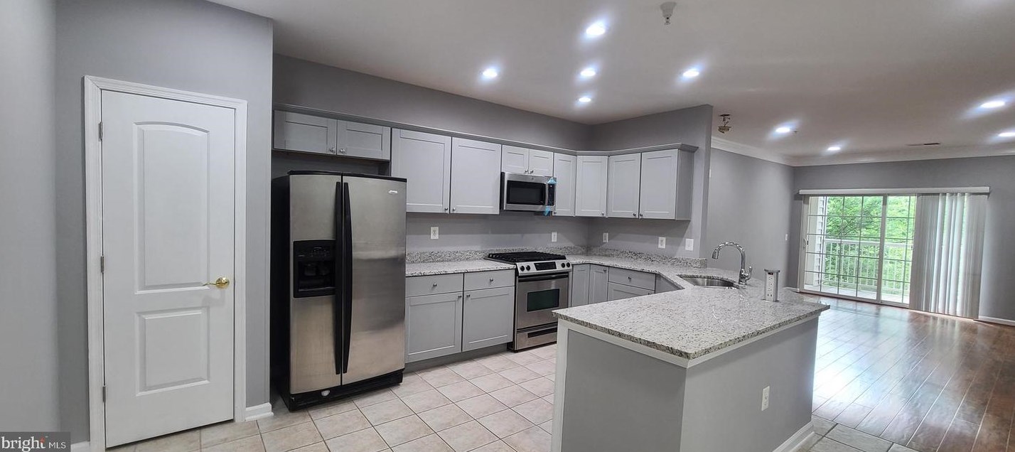 9724 Holmes Pl Unit 102, Manassas, VA 20111