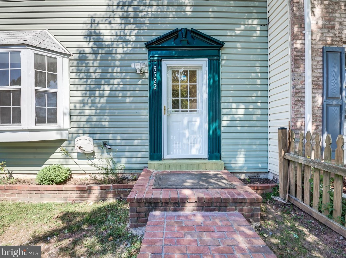 8522 White Pine Dr, Manassas, VA 20111