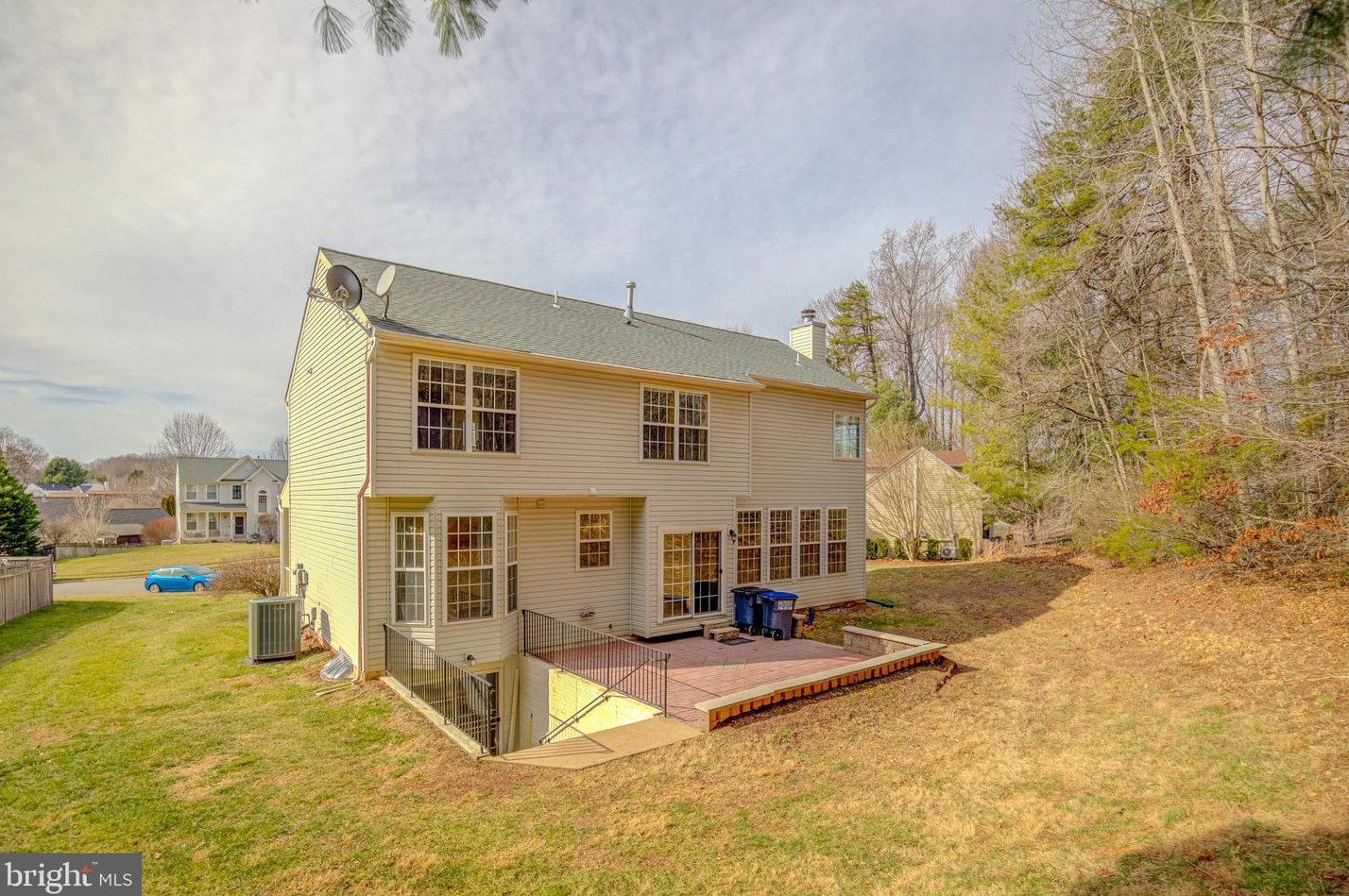 9320 Paul Dr, Manassas VA  20111-8212 exterior