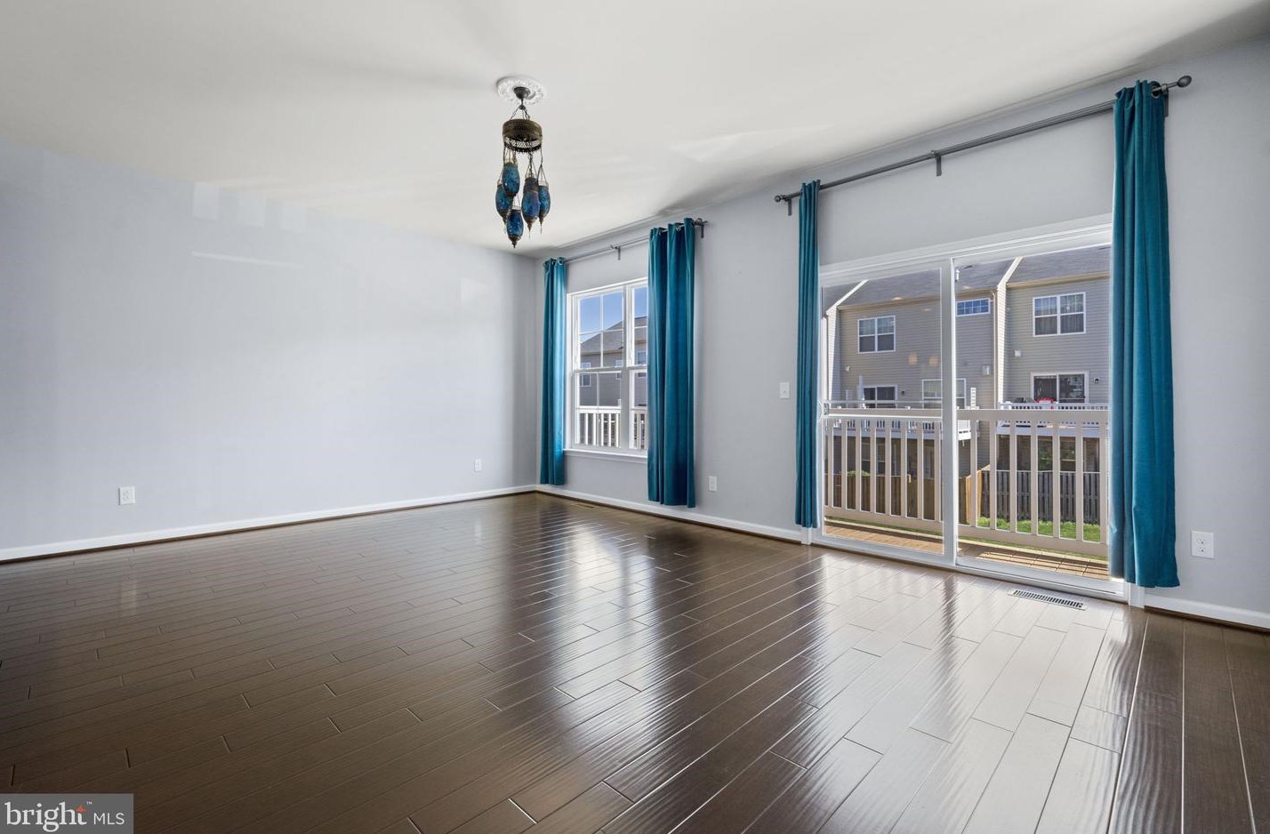 9012 Phita Ln, Manassas, VA 20111-8042