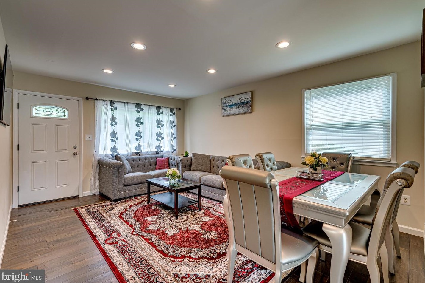 125 Lambert Dr, Manassas VA  20111-1829 exterior