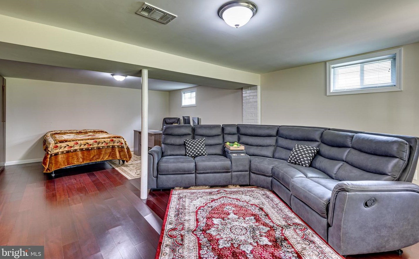 125 Lambert Dr, Manassas VA  20111-1829 exterior