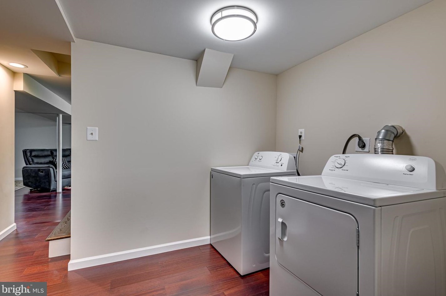 125 Lambert Dr, Manassas VA  20111-1829 exterior