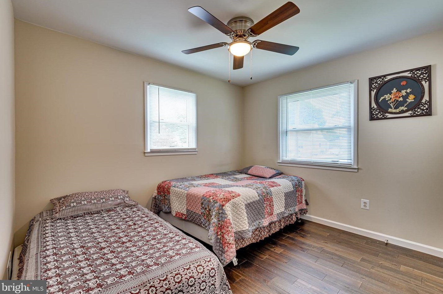 125 Lambert Dr, Manassas VA  20111-1829 exterior