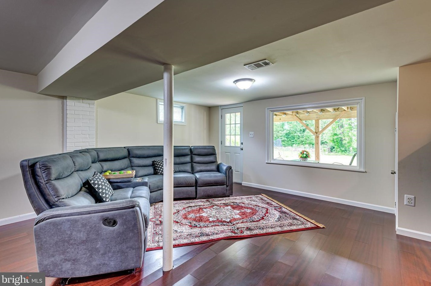 125 Lambert Dr, Manassas VA  20111-1829 exterior