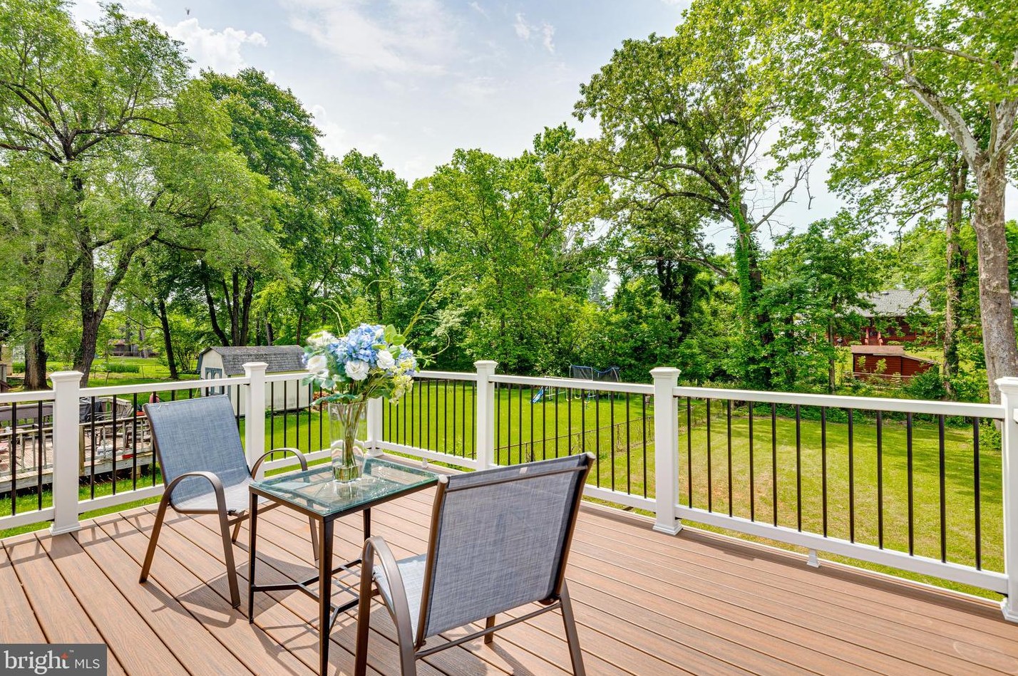 125 Lambert Dr, Manassas VA  20111-1829 exterior