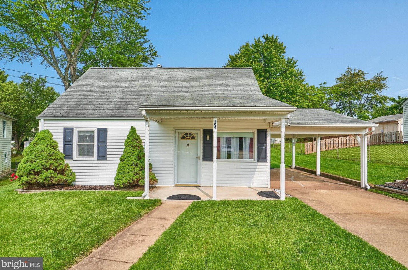 104 Kirby St, Manassas, VA 20111-2050